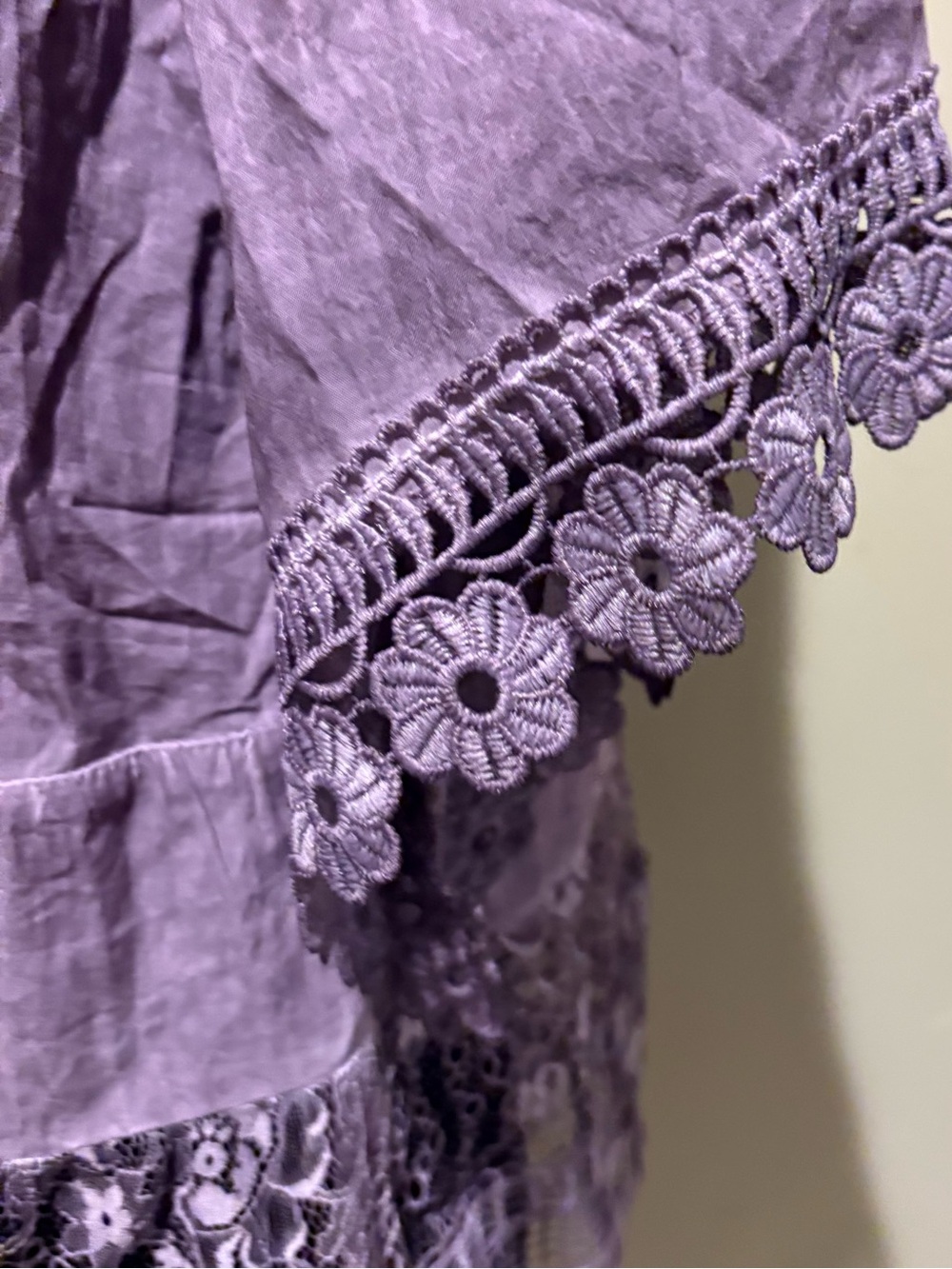 Indigo thread co Women's Lavender Crochet-Trim V-Neck Tunic size L - Picture 2 of 11